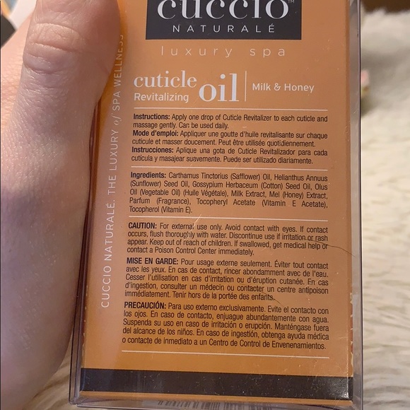 Cuccio Cuticle oil Revitalizing milkand money BNIP - Picture 4 of 6